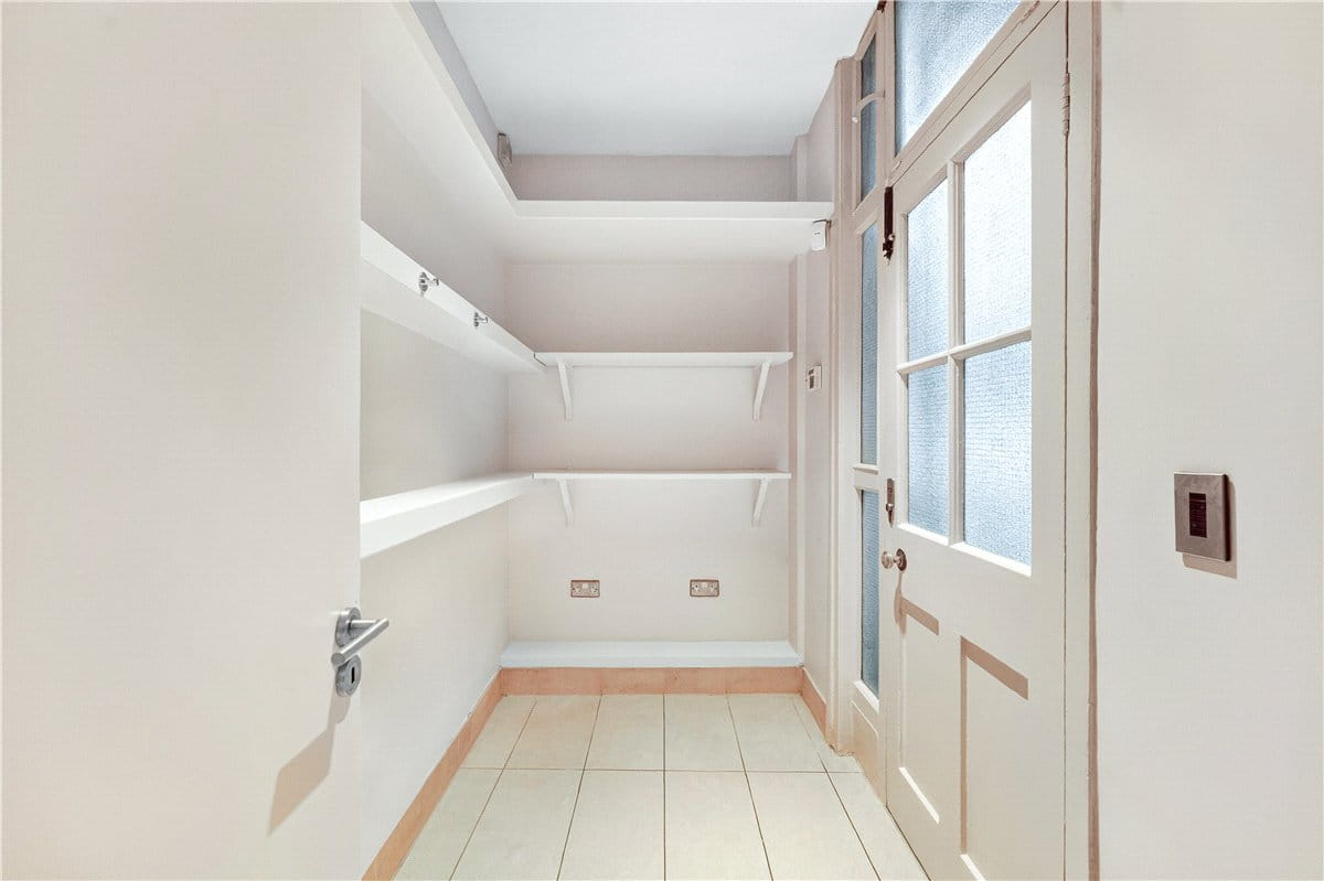 4 bedroom flat, Marylebone Road, Marylebone NW1 - Available