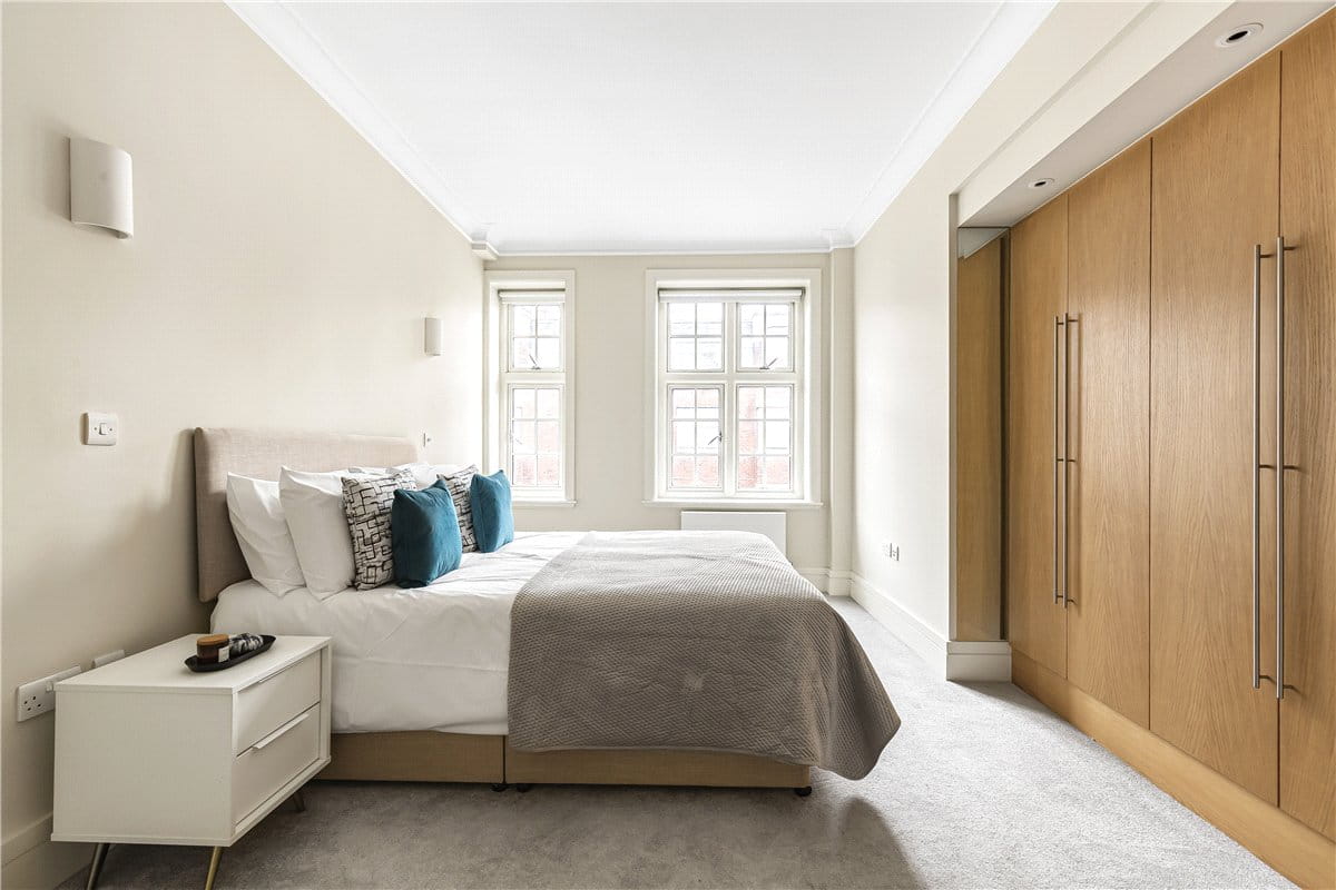 2 bedroom flat, Welbeck Street, Marylebone W1G - Available