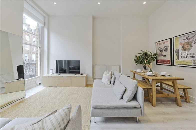 1 bedroom flat, Nottingham Place, London W1U - Available