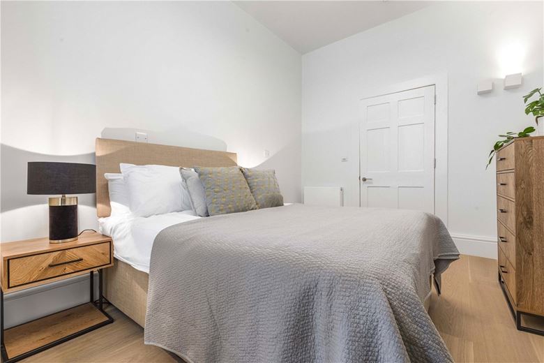 4 bedroom flat, Devonshire Place, Marylebone W1G - Available