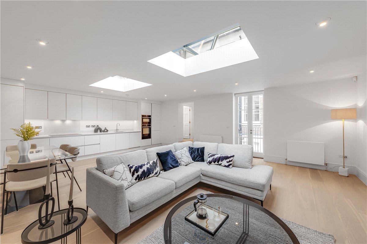 4 bedroom flat, Devonshire Place, Marylebone W1G - Available