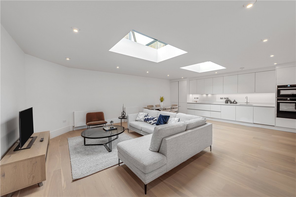 4 bedroom flat, Devonshire Place, Marylebone W1G - Available