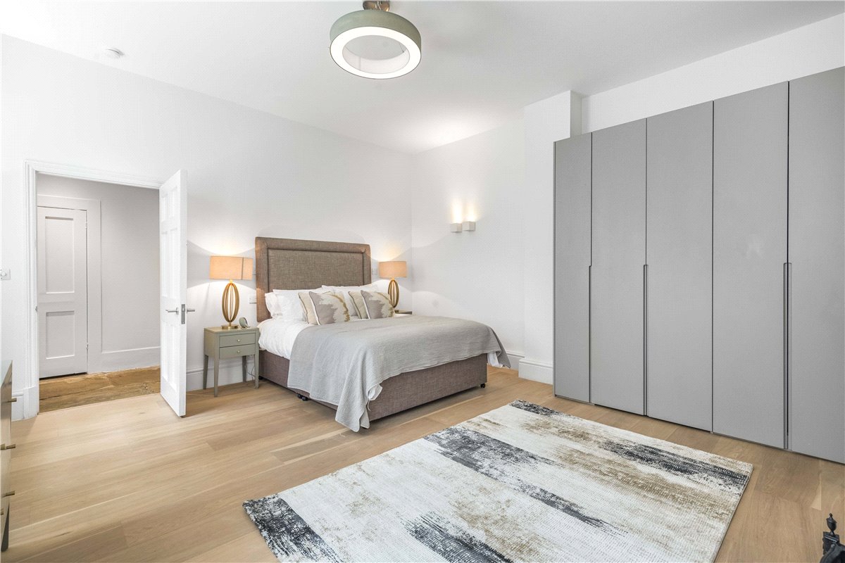 4 bedroom flat, Devonshire Place, Marylebone W1G - Available