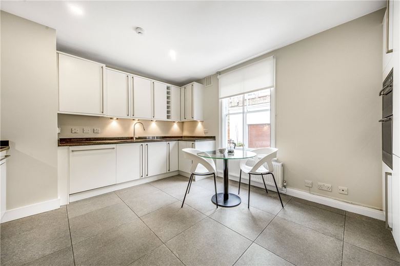 3 bedroom house, Weymouth Mews, Marylebone W1G - Available