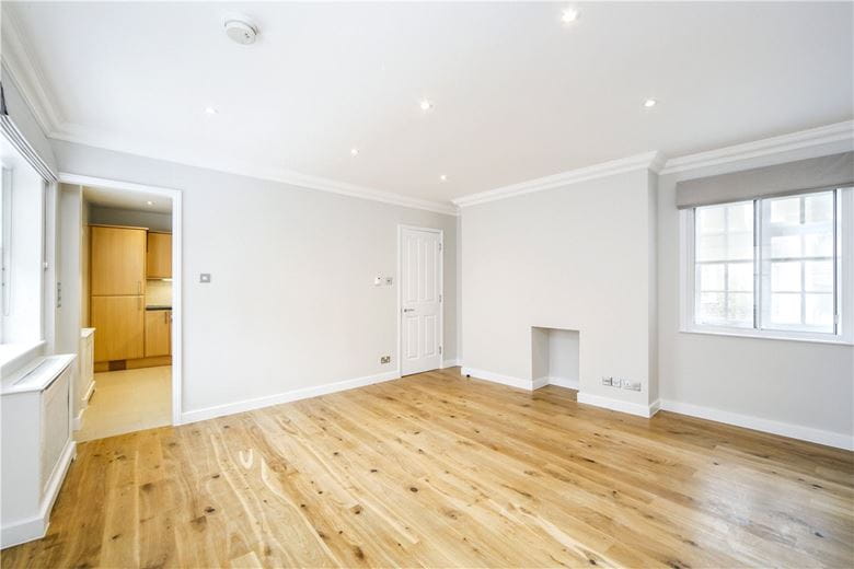 2 bedroom flat, Manchester Street, Marylebone W1U - Available