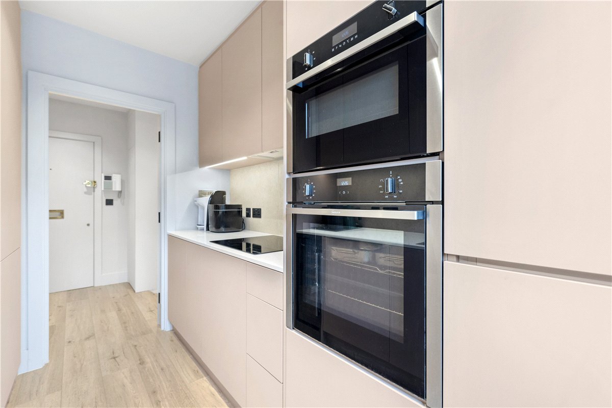 2 bedroom flat, Portland Place, Marylebone W1B - Available