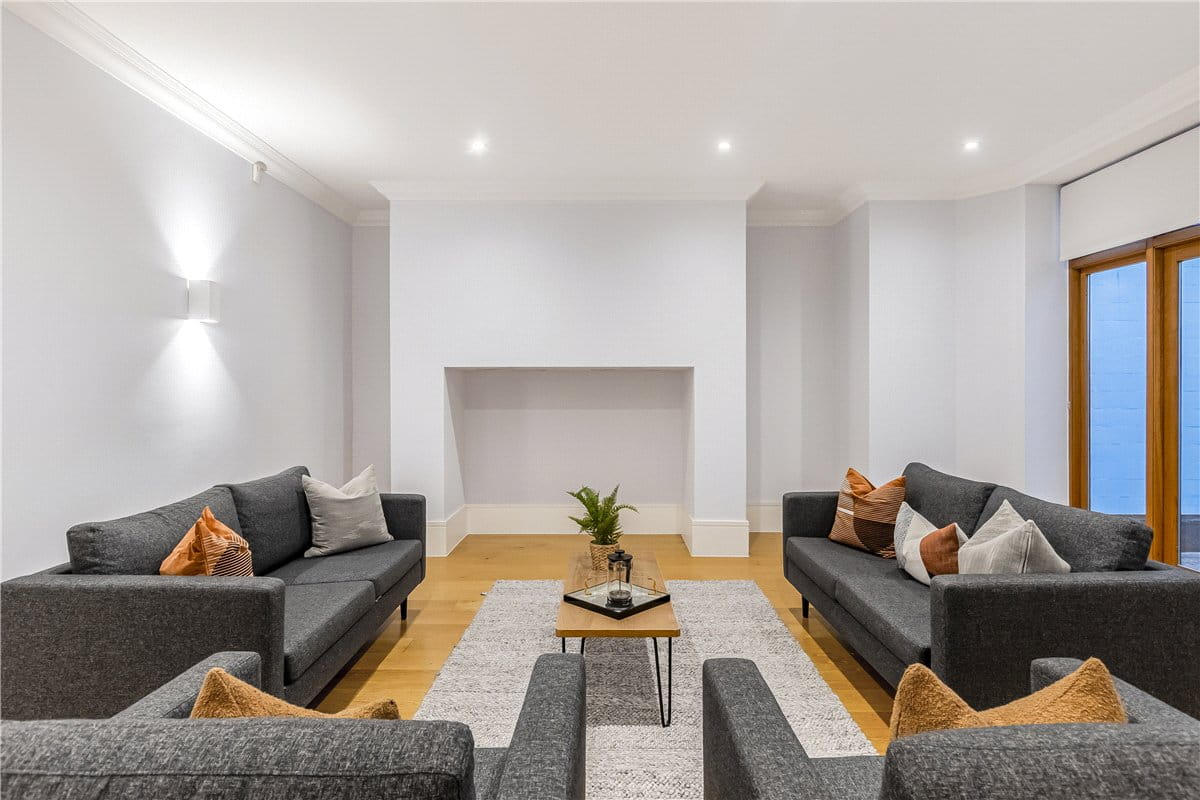 2 bedroom flat, Devonshire Place, Marylebone W1G - Let Agreed