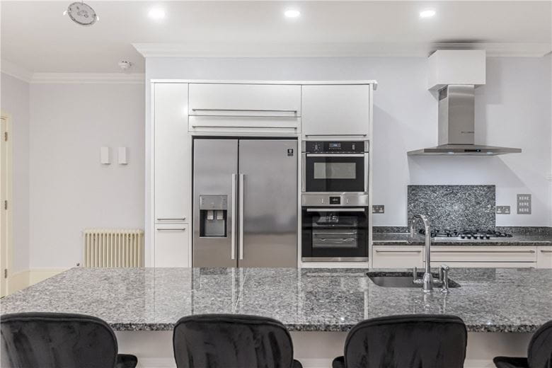 2 bedroom flat, Devonshire Place, Marylebone W1G - Let Agreed