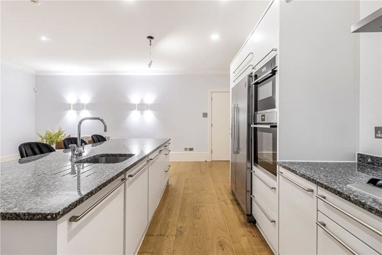 2 bedroom flat, Devonshire Place, Marylebone W1G - Let Agreed