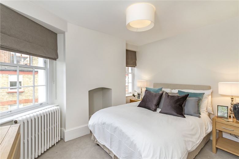 2 bedroom flat, Manchester Street, Marylebone W1U - Available