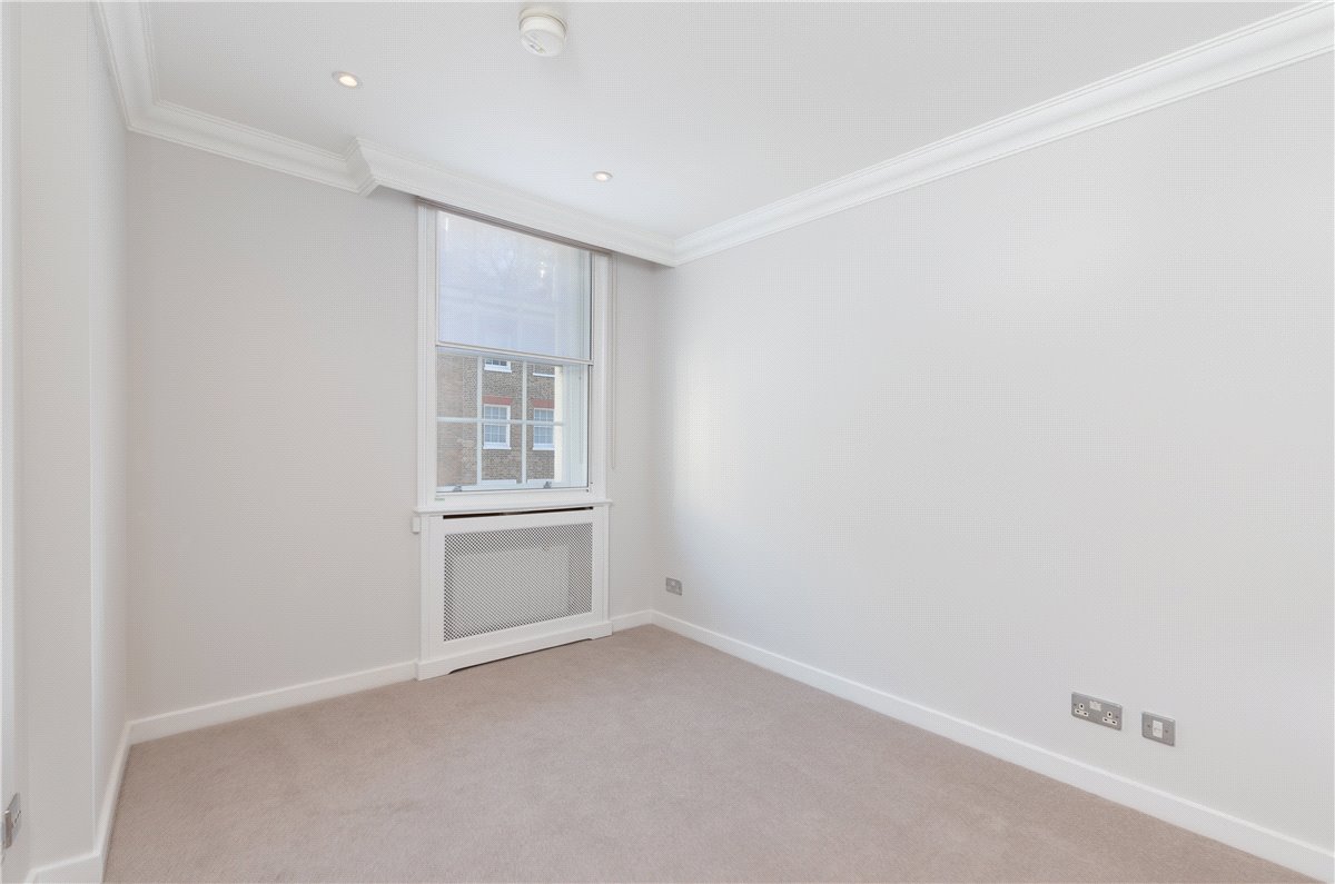 2 bedroom flat, Manchester Street, Marylebone W1U - Let Agreed