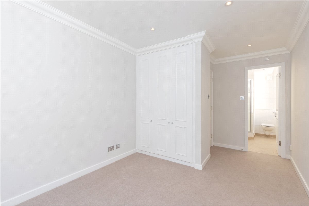 2 bedroom flat, Manchester Street, Marylebone W1U - Let Agreed