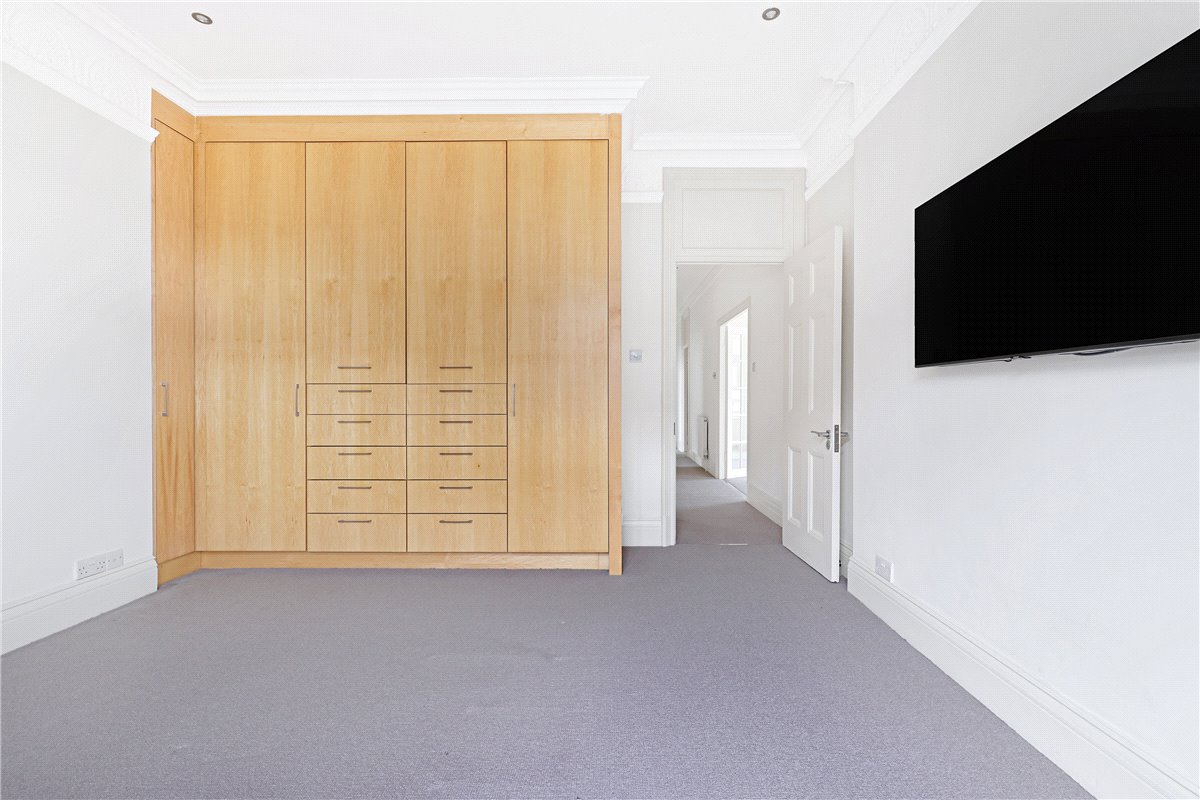 3 bedroom flat, New Cavendish Street, Marylebone W1W - Available