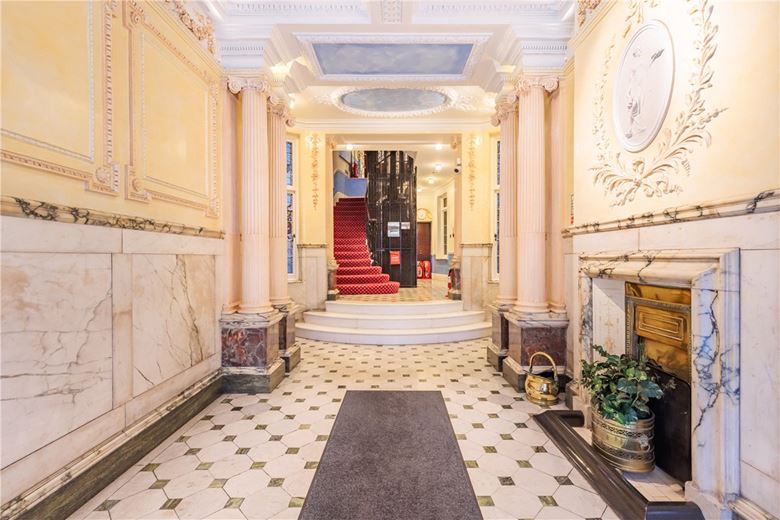 3 bedroom flat, New Cavendish Street, Marylebone W1W - Available