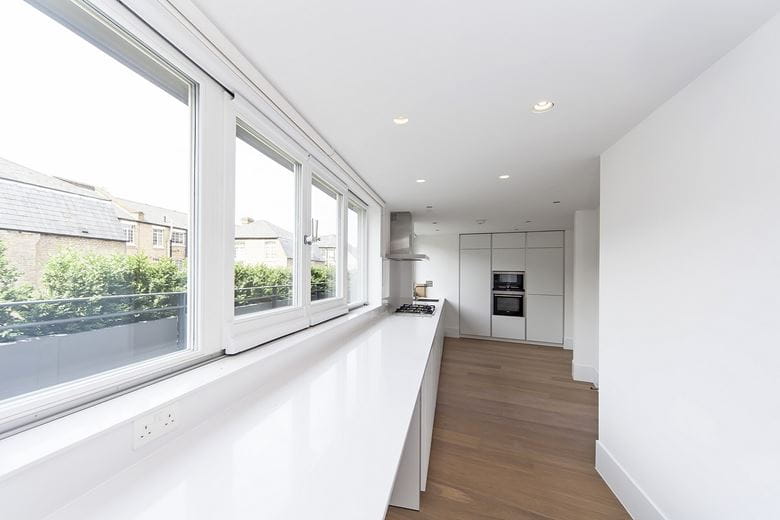 2 bedroom flat, Castlereagh Street, London W1H - Available