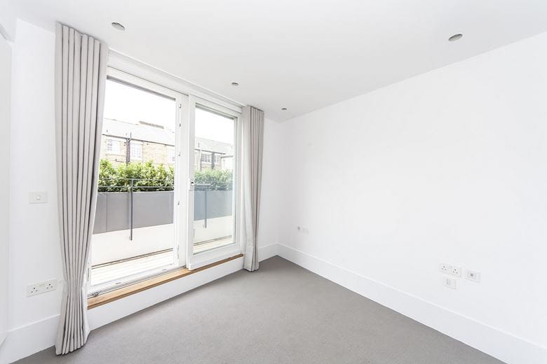 2 bedroom flat, Castlereagh Street, London W1H - Available