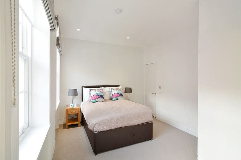 2 bedroom flat, Blandford Street, London W1U - Available