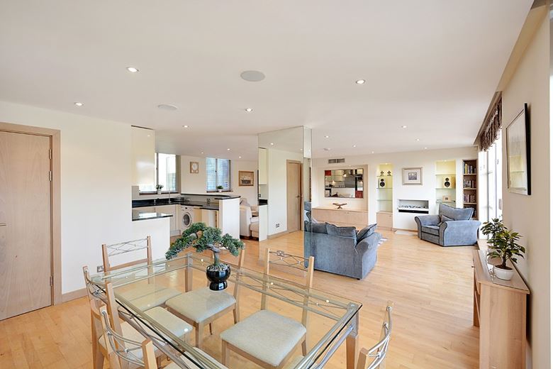 2 bedroom flat, James Street, Marylebone W1U - Let Agreed