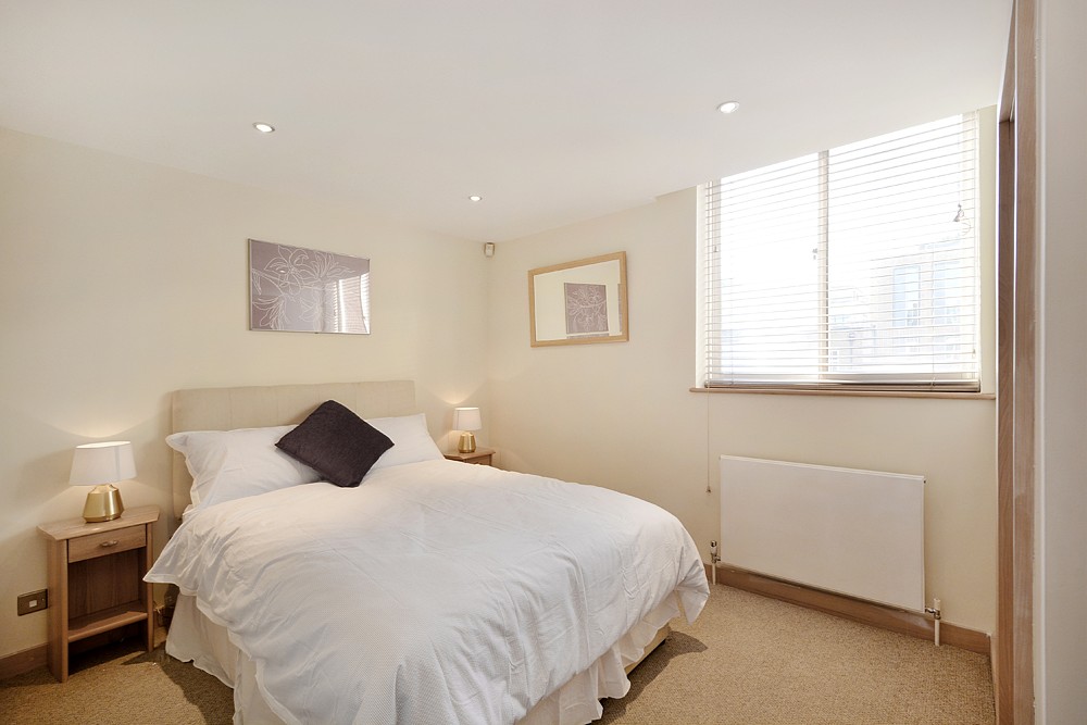 2 bedroom flat, James Street, Marylebone W1U - Let Agreed