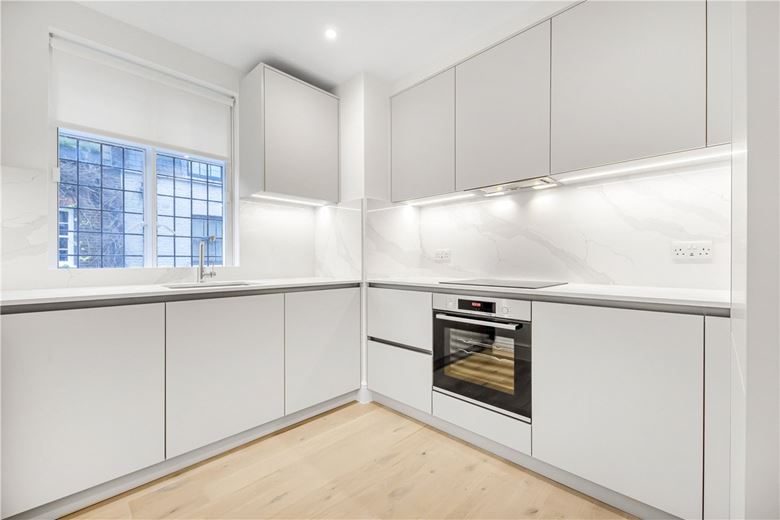 1 bedroom flat, Devonshire Close, Marylebone W1G - Available