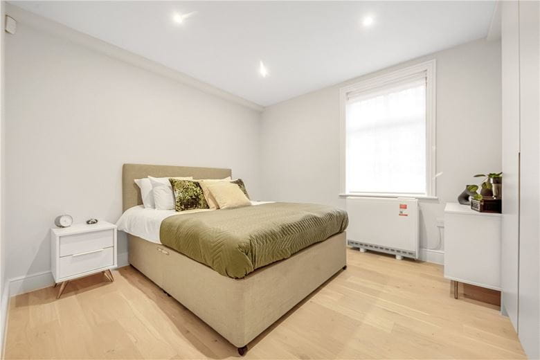 1 bedroom flat, Devonshire Close, Marylebone W1G - Available