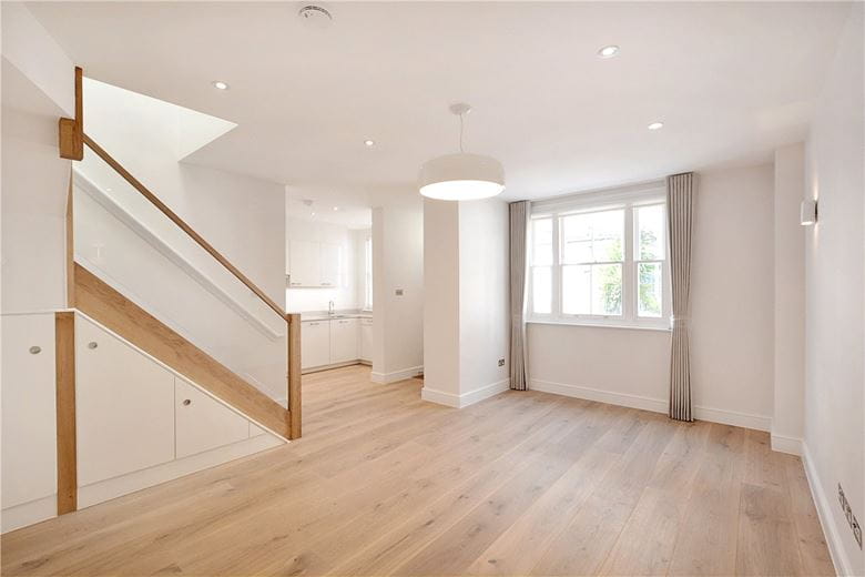 2 bedroom house, Gloucester Place Mews, Marylebone W1U - Available