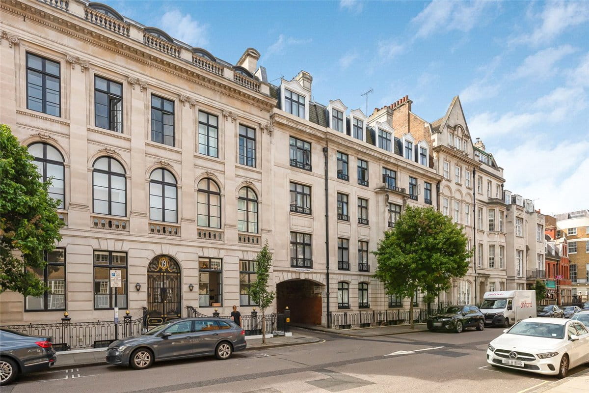 3 bedroom flat, Weymouth Street, Marylebone W1G - Available