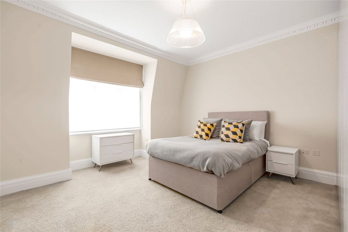 3 bedroom flat, Weymouth Street, Marylebone W1G - Available