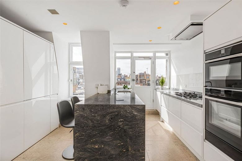 3 bedroom flat, Weymouth Street, Marylebone W1G - Available