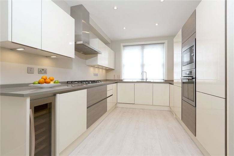 2 bedroom house, Devonshire Mews South, London W1G - Available