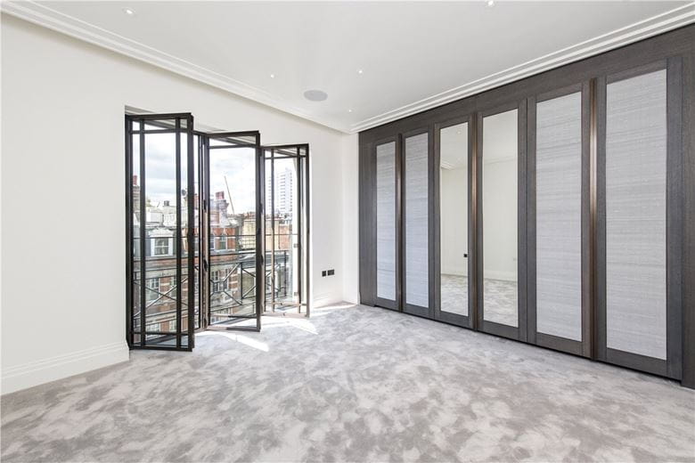 2 bedroom flat, Marylebone High Street, London W1U