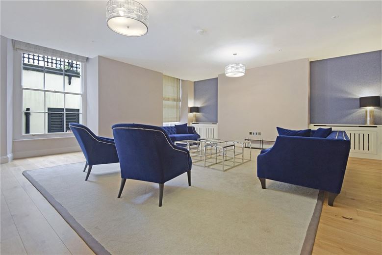 3 bedroom flat, Portland Place, Marylebone W1B - Available