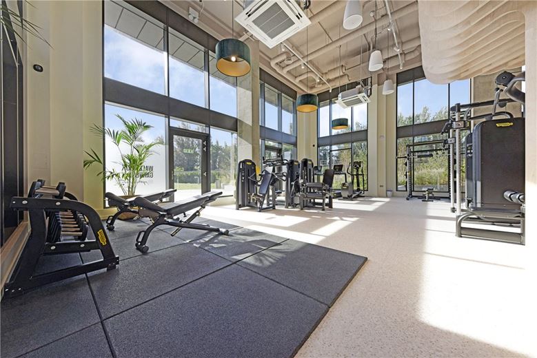 3 bedroom flat, Heartwell Avenue, London E16 - Let Agreed