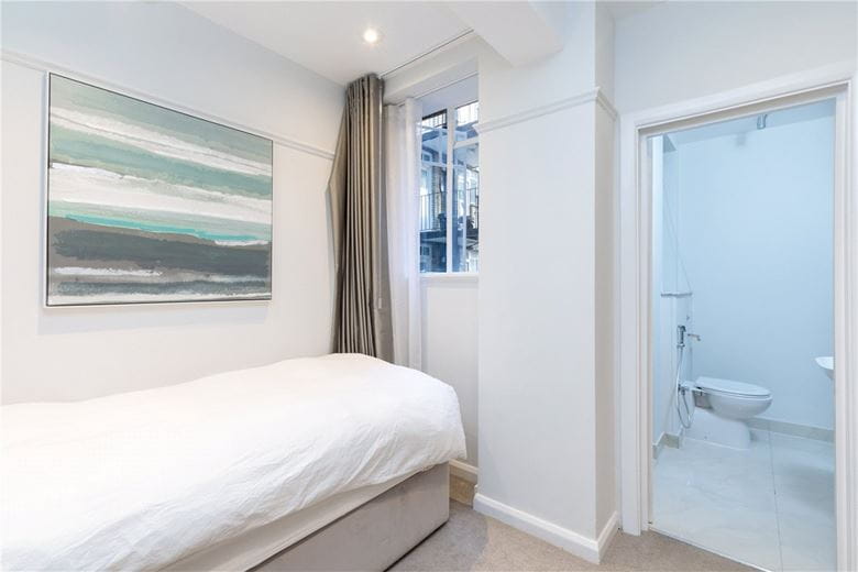 3 bedroom flat, Seymour Place, Marylebone W1H - Available