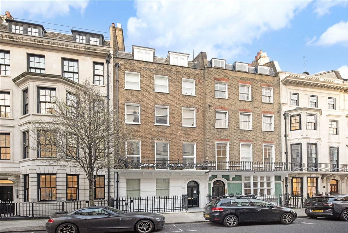 4 bedroom flat, Harley Street, Marylebone W1G - Available