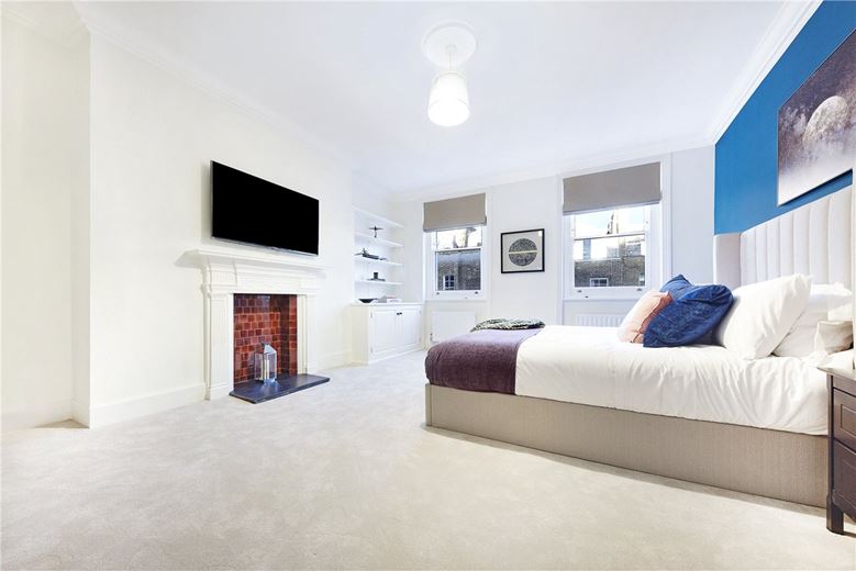 4 bedroom flat, Harley Street, Marylebone W1G - Available