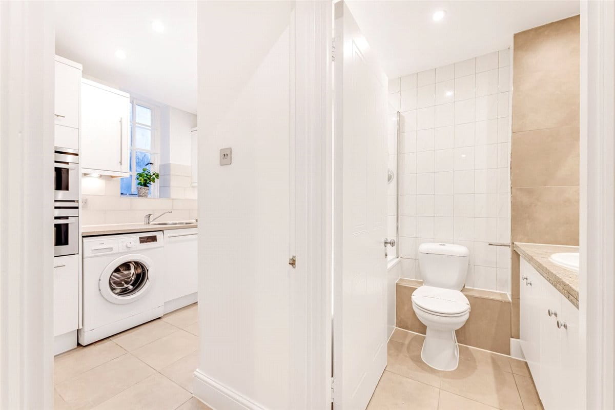 1 bedroom flat, Devonshire Street, London W1W - Available