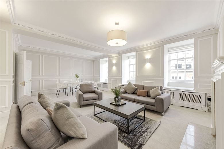 3 bedroom flat, Weymouth Street, Marylebone W1W - Available