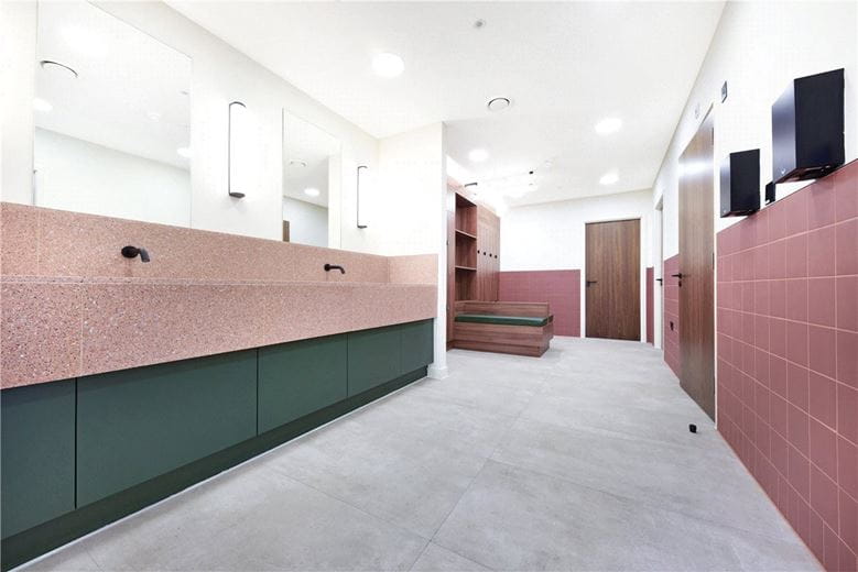 1 bedroom flat, Heartwell Avenue, London E16 - Available