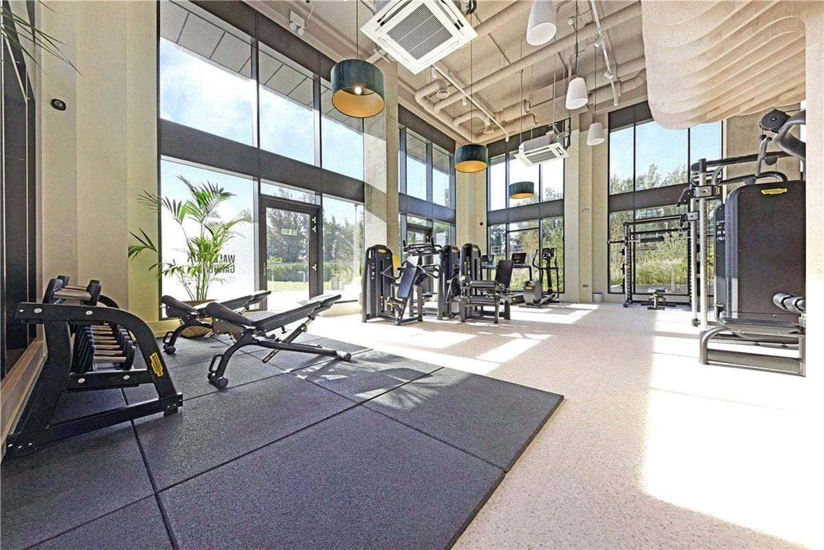 2 bedroom flat, Heartwell Avenue, London E16 - Available