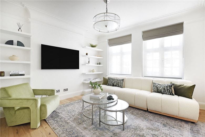 2 bedroom flat, Wheatley Street, London W1G - Available