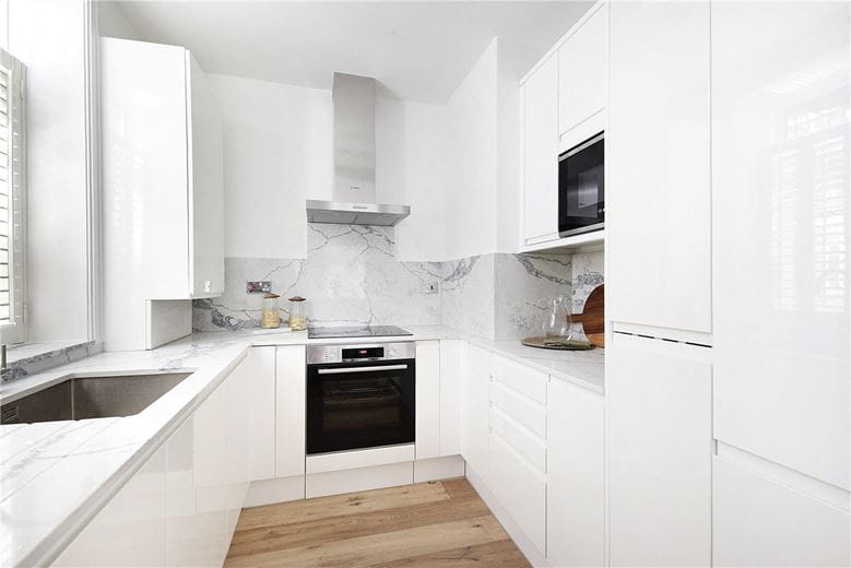 2 bedroom flat, Wheatley Street, London W1G - Available