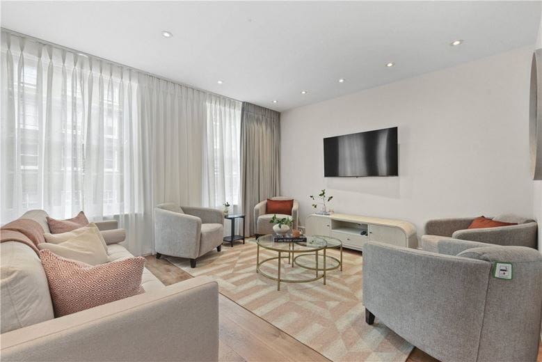 3 bedroom flat, Gloucester Place, London W1U - Available