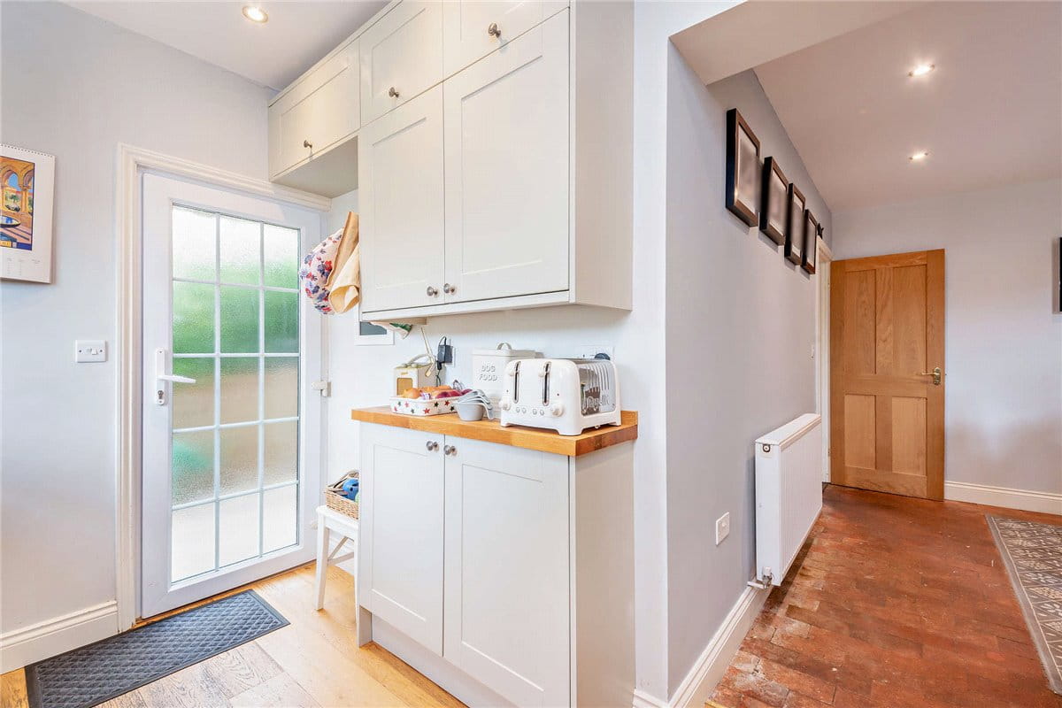 3 bedroom house, Inkpen Road, Kintbury RG17 - Available