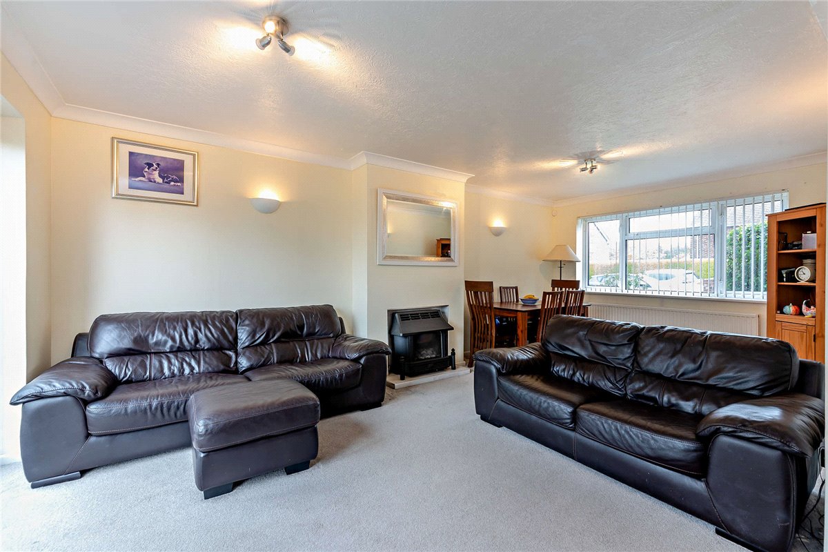 3 bedroom house, Charter Road, Newbury RG14 - Sold STC