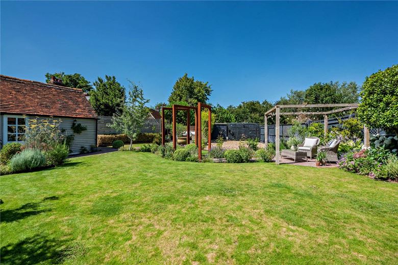 5 bedroom house, High Street, Chieveley RG20 - Sold STC