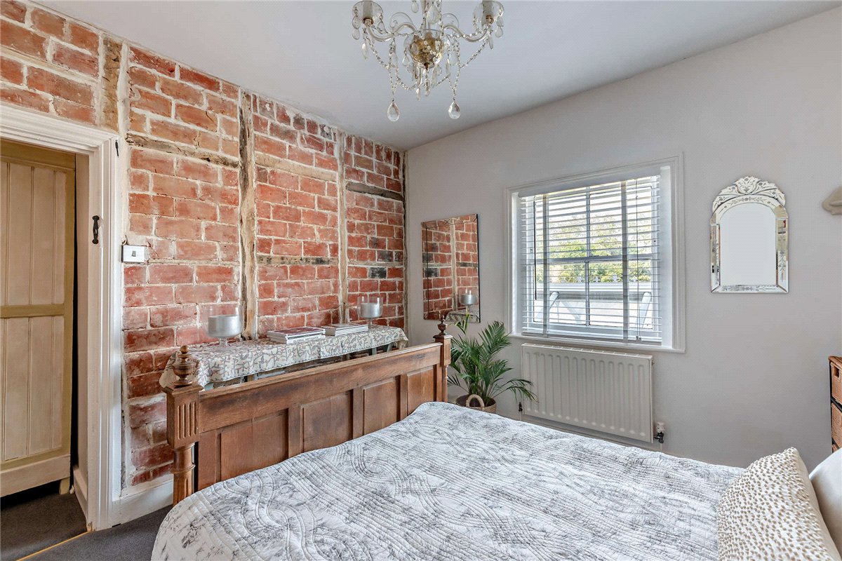 5 bedroom house, High Street, Chieveley RG20 - Sold STC