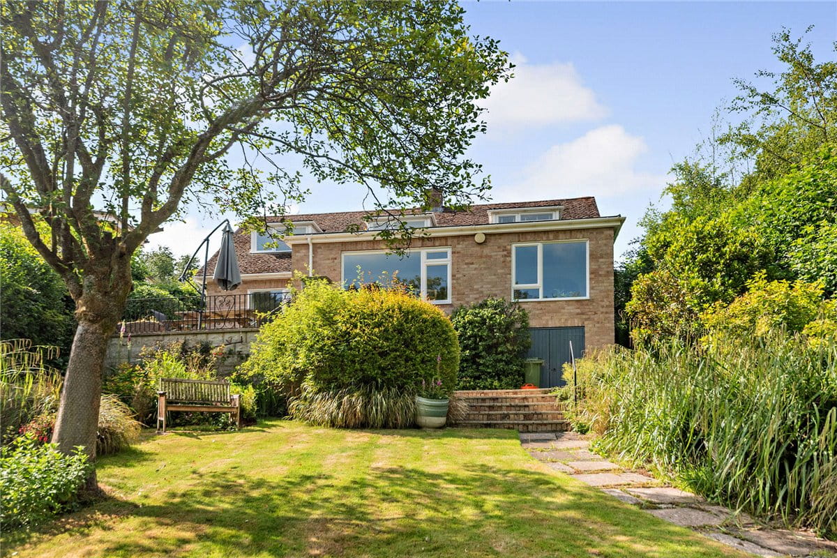 4 bedroom house, Bucklebury Alley, Cold Ash RG18 - Sold STC
