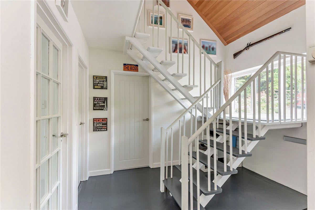 4 bedroom house, Bucklebury Alley, Cold Ash RG18 - Sold STC