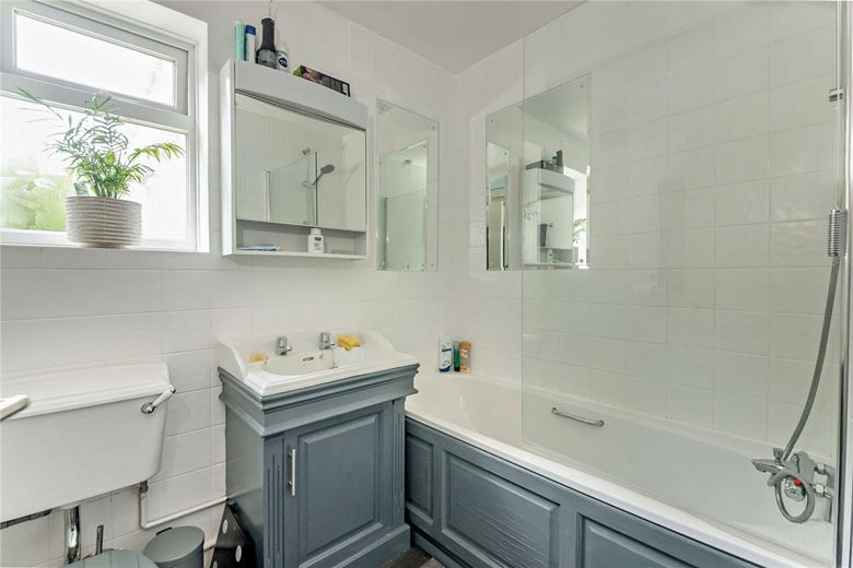 4 bedroom house, Bucklebury Alley, Cold Ash RG18 - Sold STC